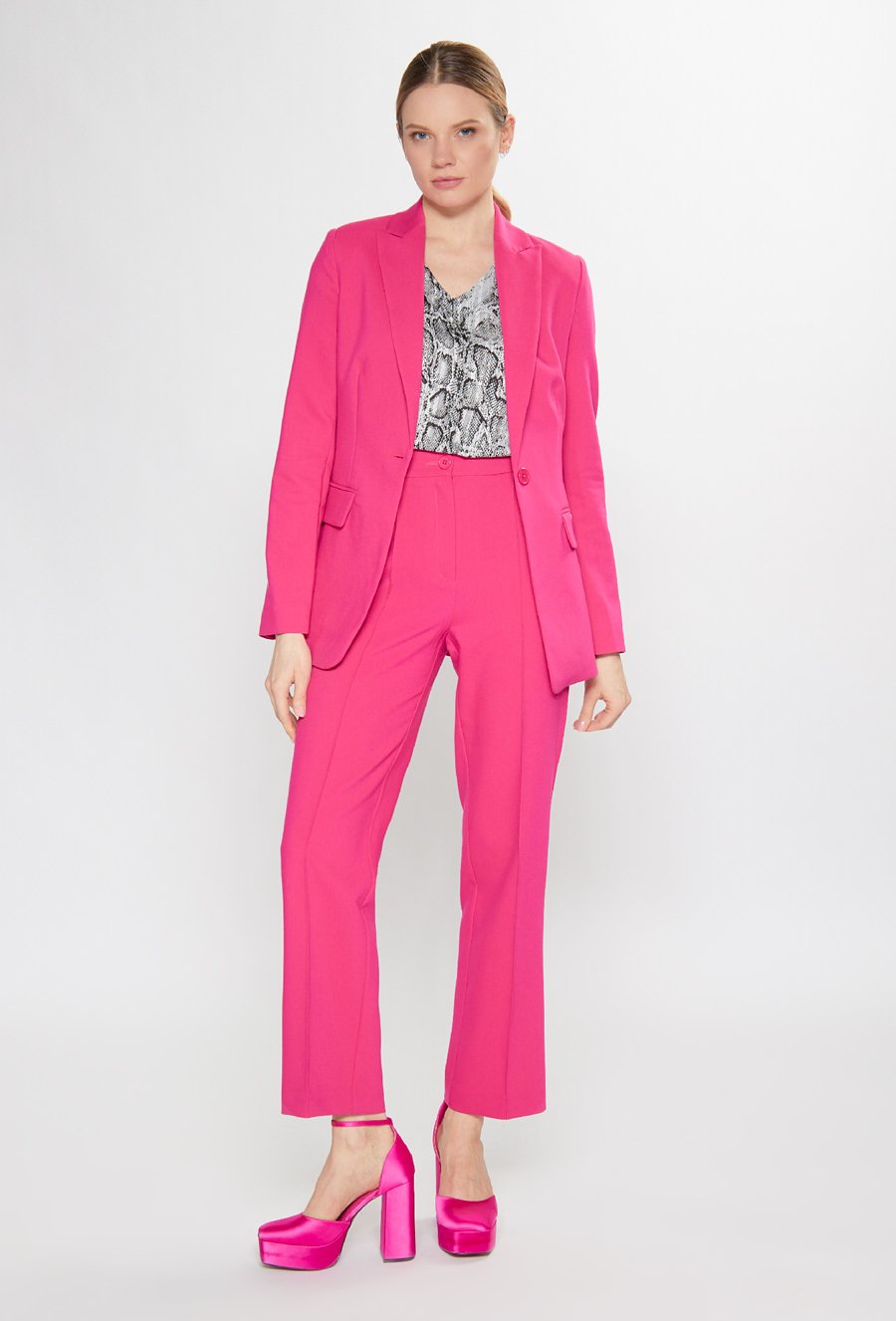 Materiałowe spodnie z szeroką nogawką