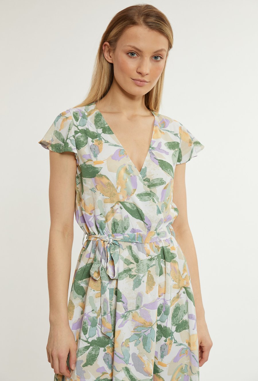 Kopertowa sukienka w kwiaty