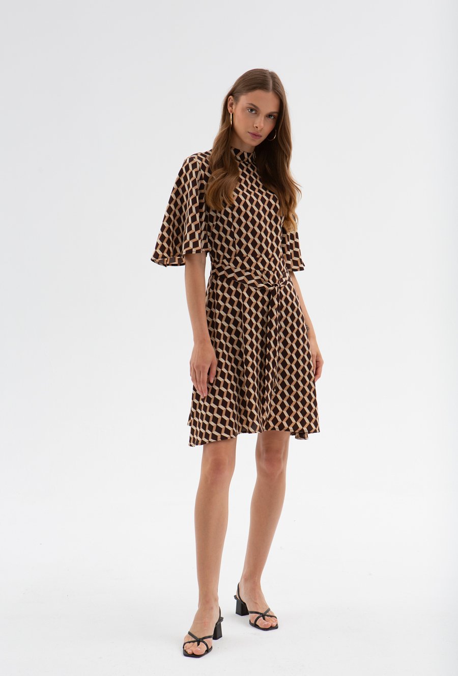 Mini sukienka w geometryczny wz&oacute;r