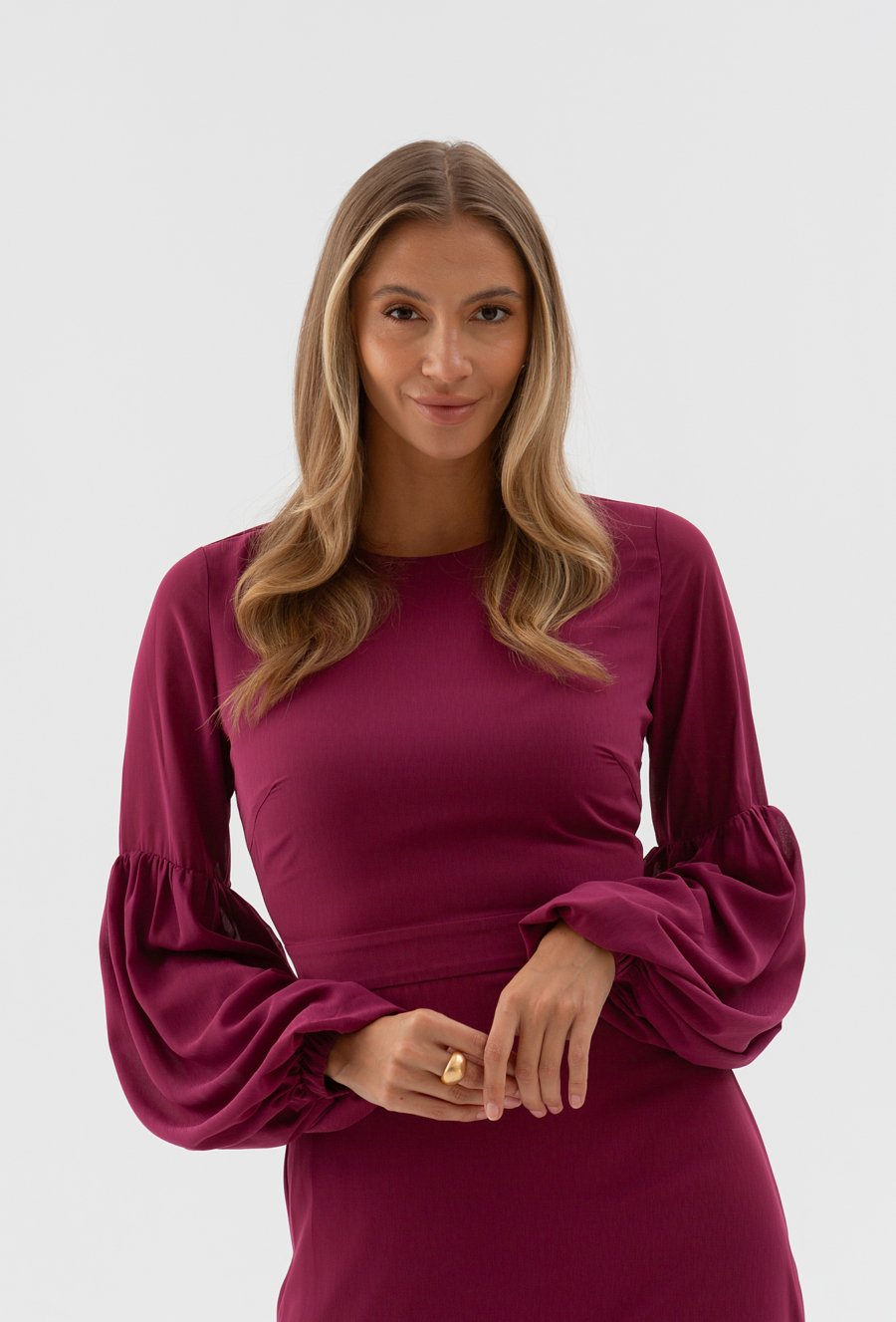 Bordowa zwiewna sukienka