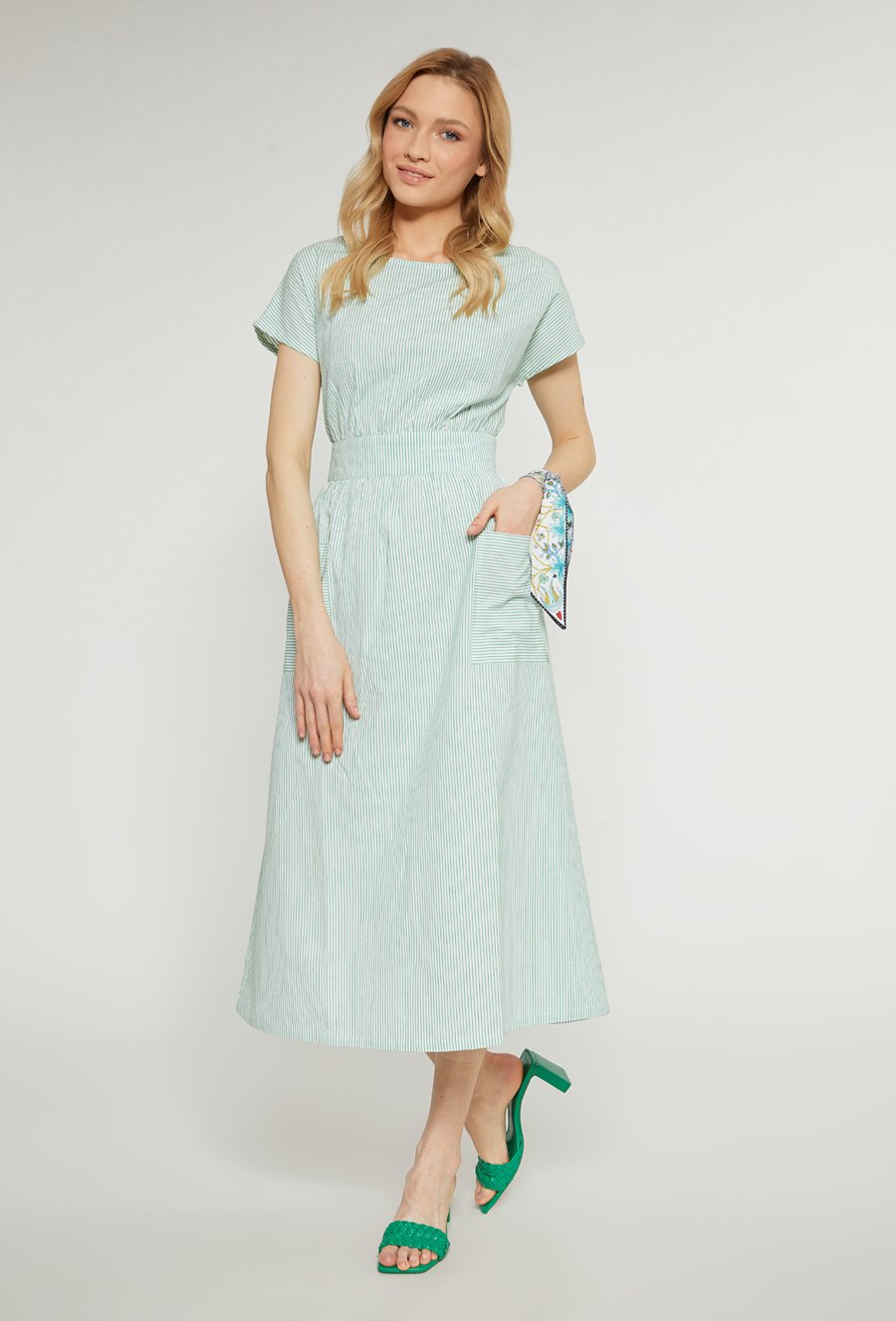 Sukienka midi w paski