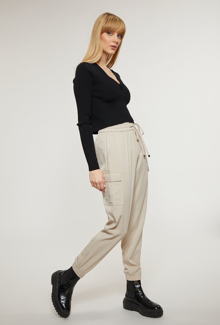 Spodnie typu cargo z wiskozą