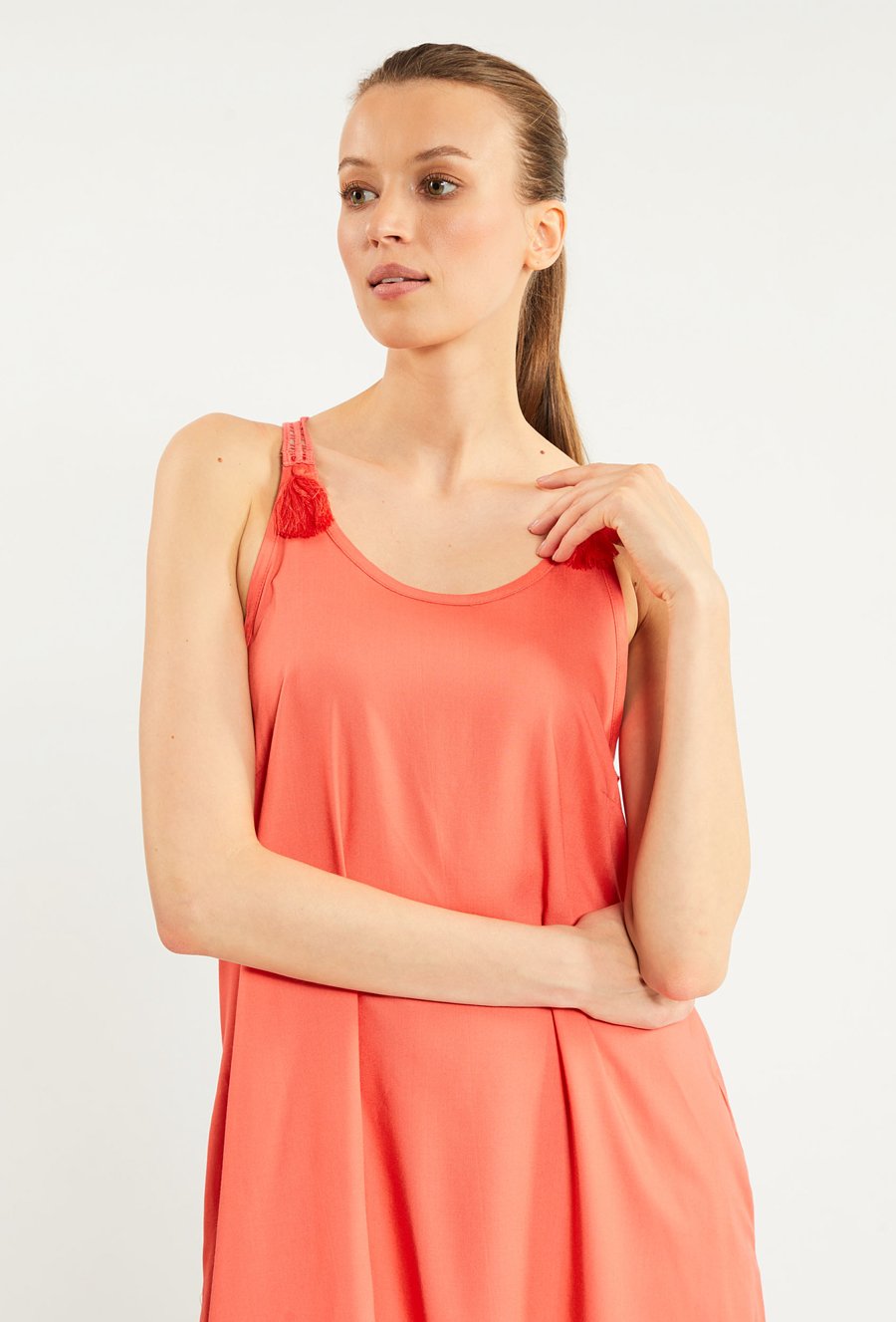 Wiskozowa sukienka na ramiączkach