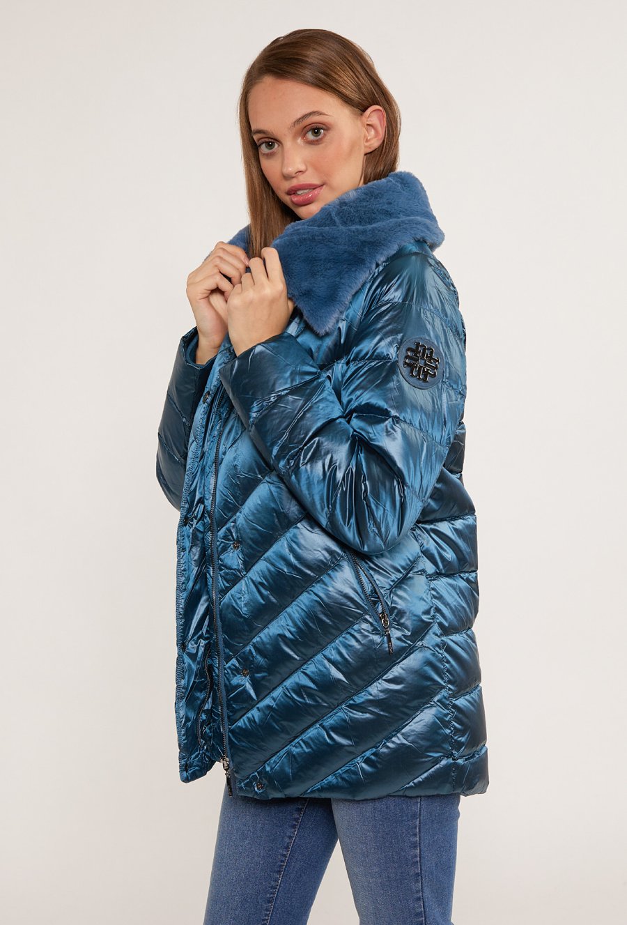 Kurtka damska z kołnierzem