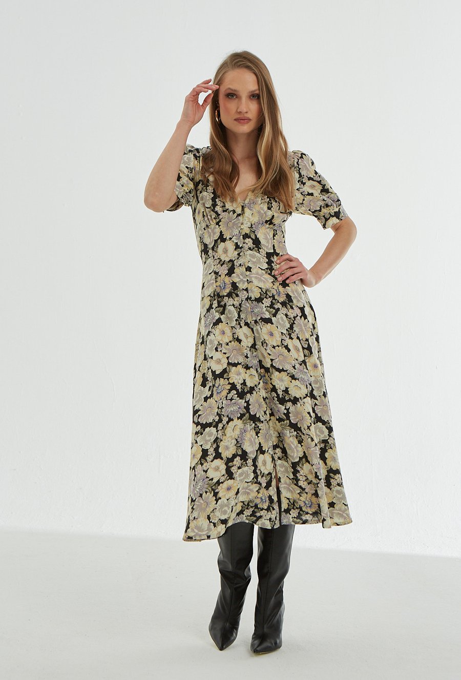Wiskozowa sukienka w kwiaty