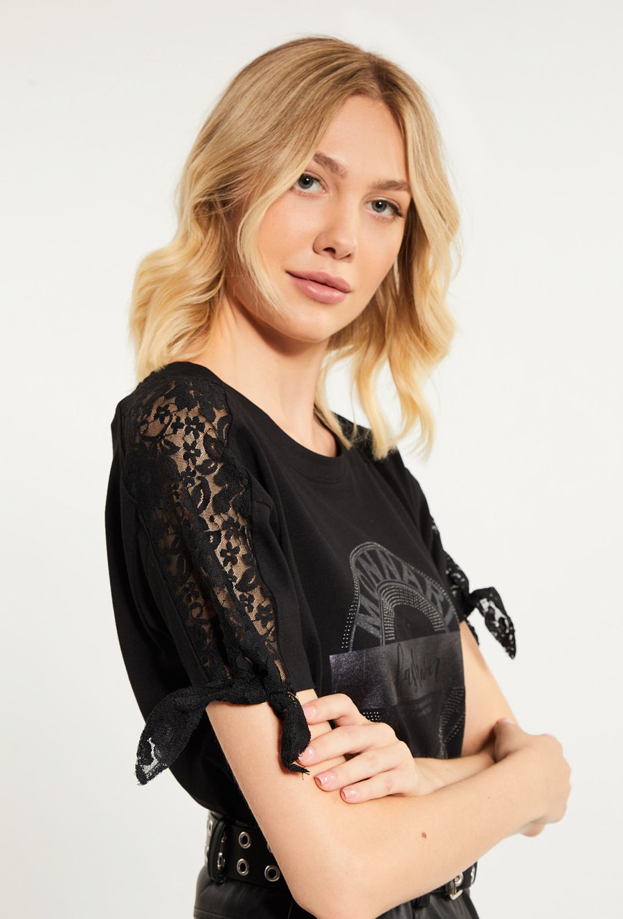 Bluzka damska z aplikacją