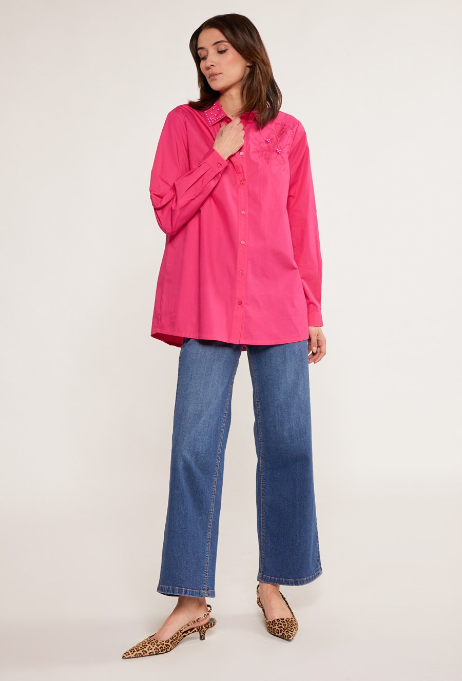 Koszula z biżuteryjną aplikacją