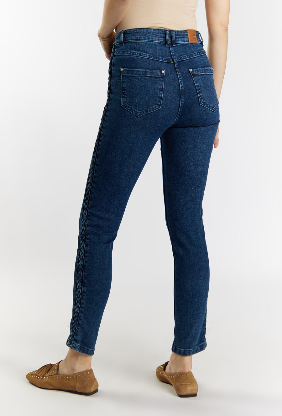 Jeansy z warkoczowym splotem