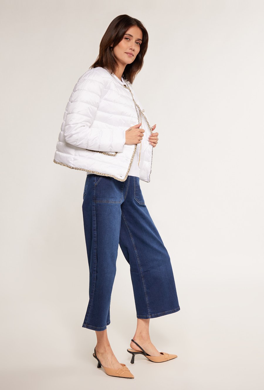 Pikowana kurtka z ozdobnymi wstawkami