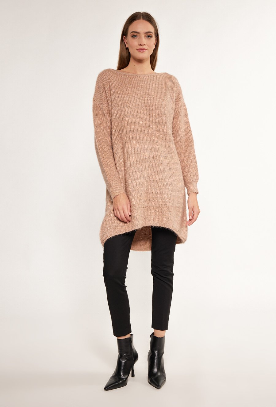 Sweter z dłuższym tyłem