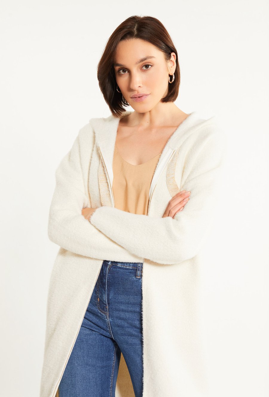 Długi płaszcz z kapturem