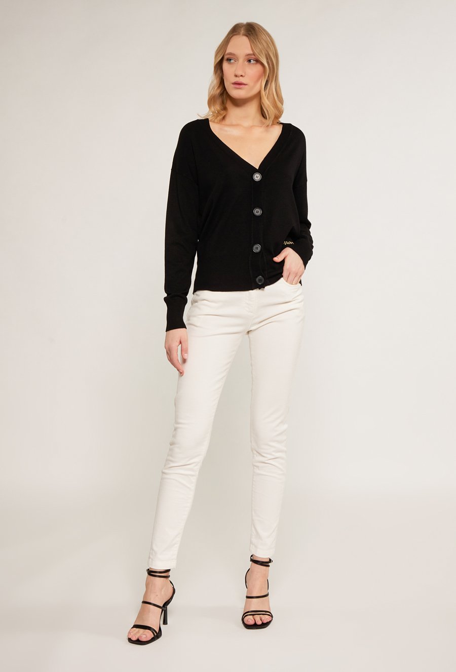 Sweter zapinany na guziki