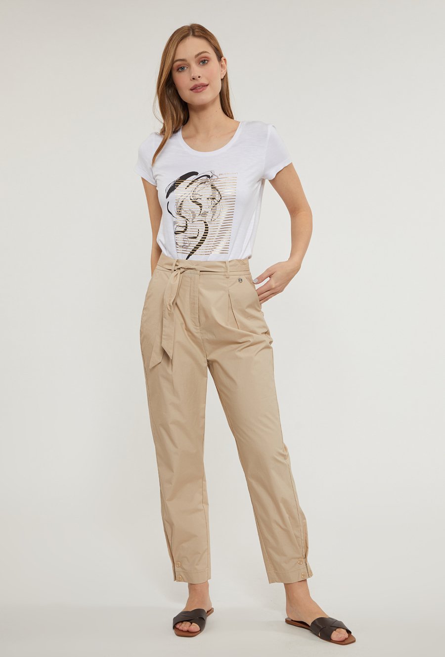 Materiałowe spodnie z paskiem