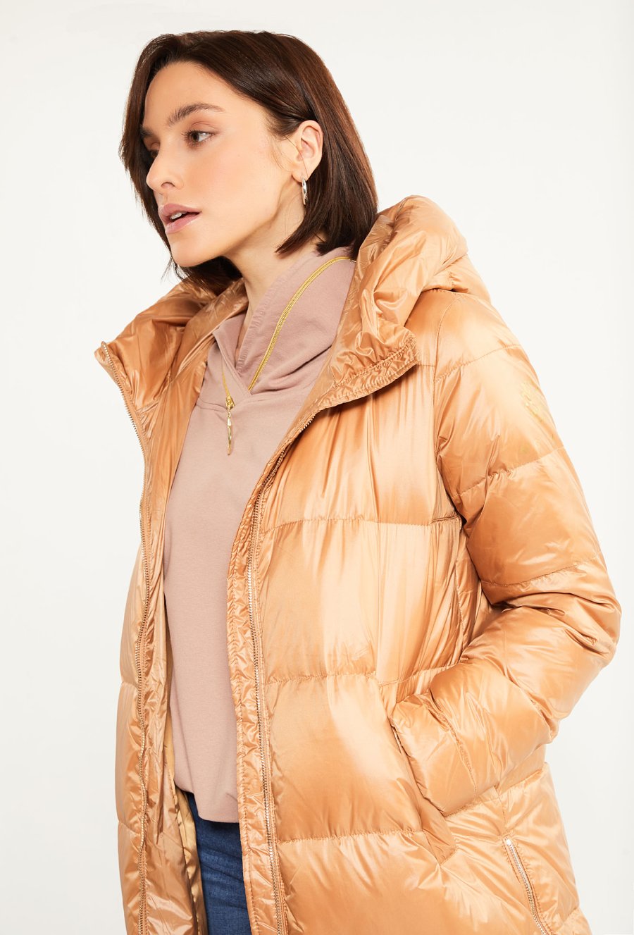 Puchowy, długi płaszcz damski z pikowaniem