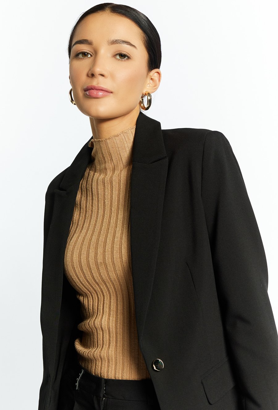 Marynarka damska z ozdobnymi patkami