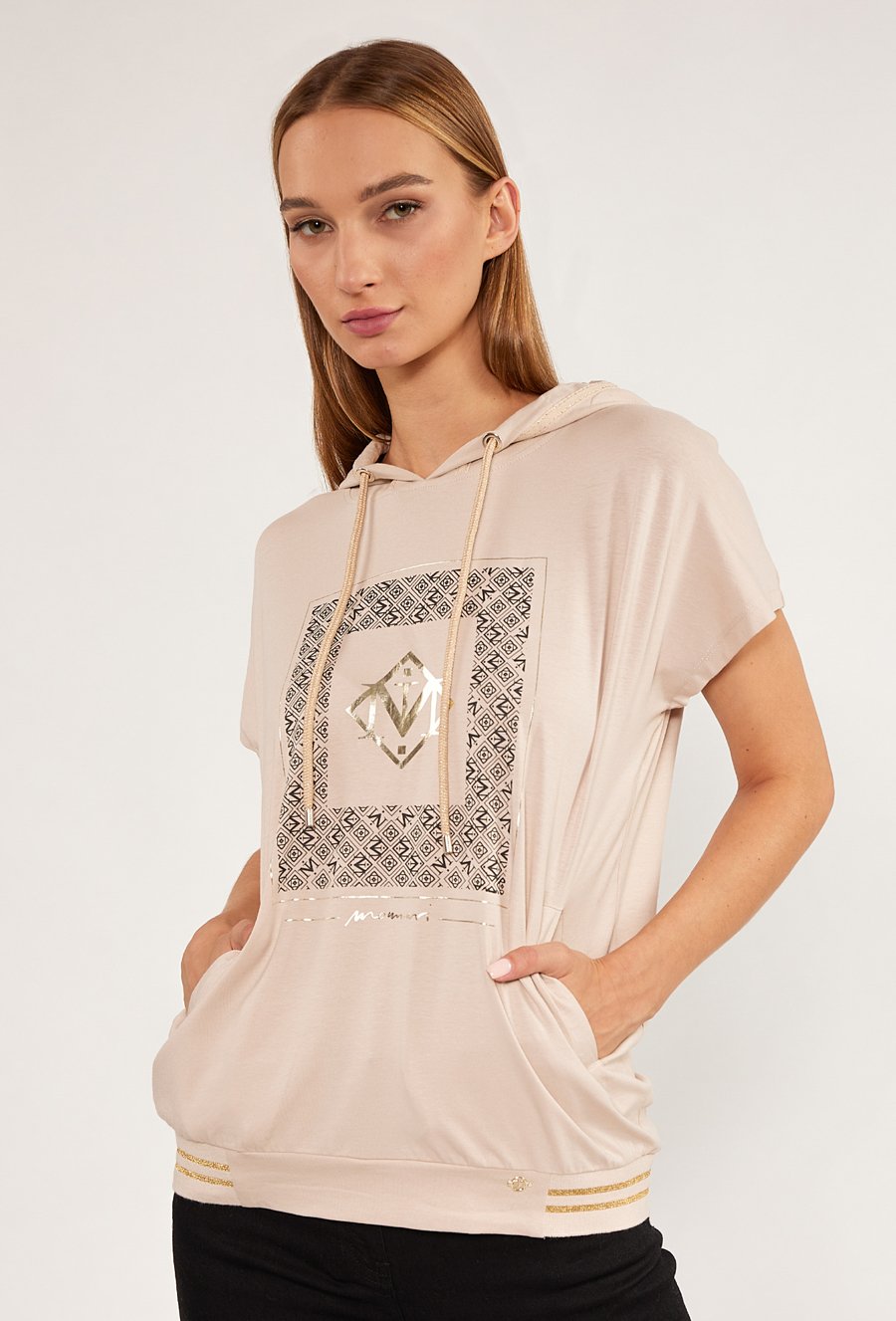 T-shirt damski z kapturem