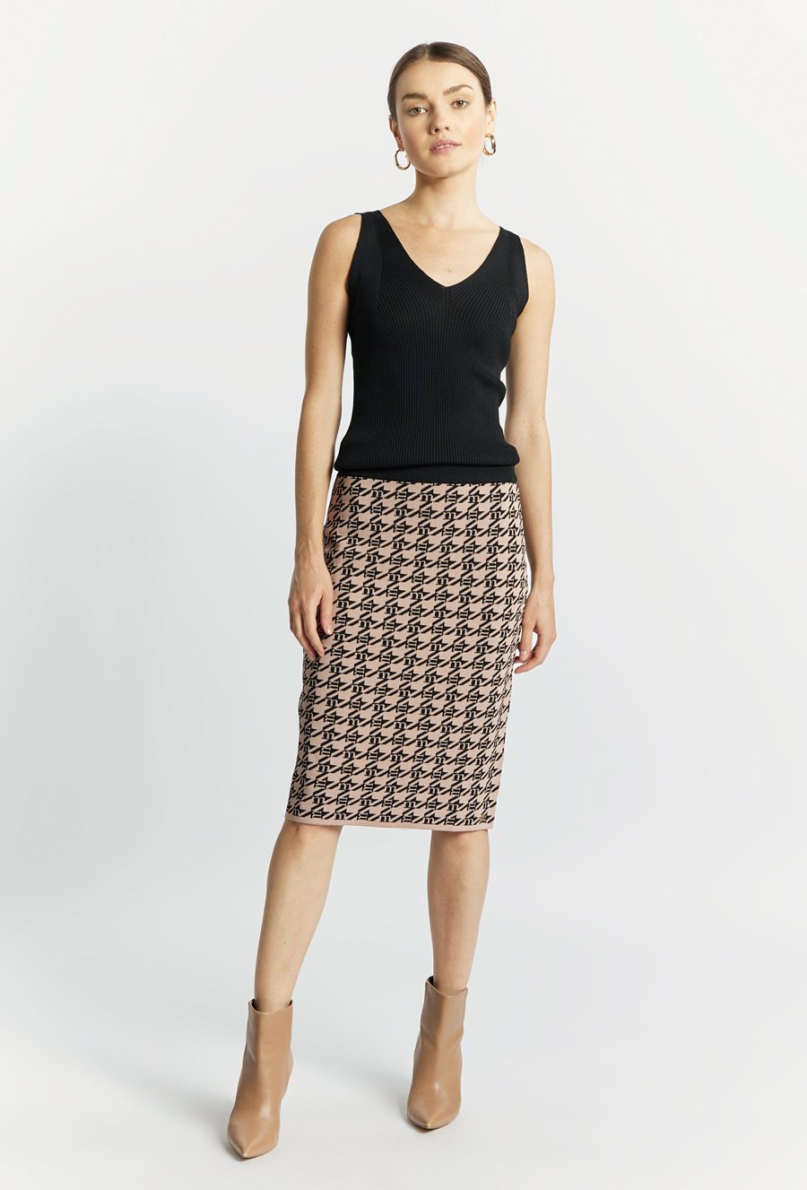 Oł&oacute;wkowa sp&oacute;dnica z logo