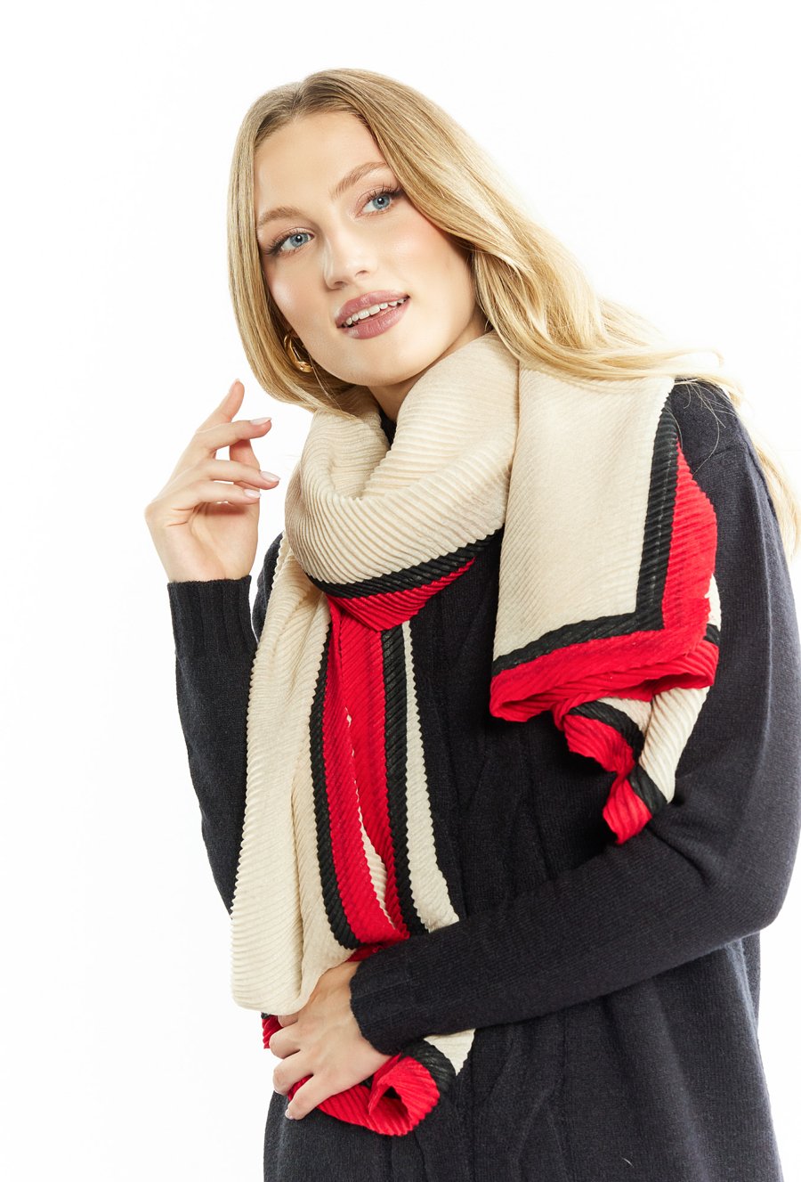 Szal damski z prążkowanej tkaniny