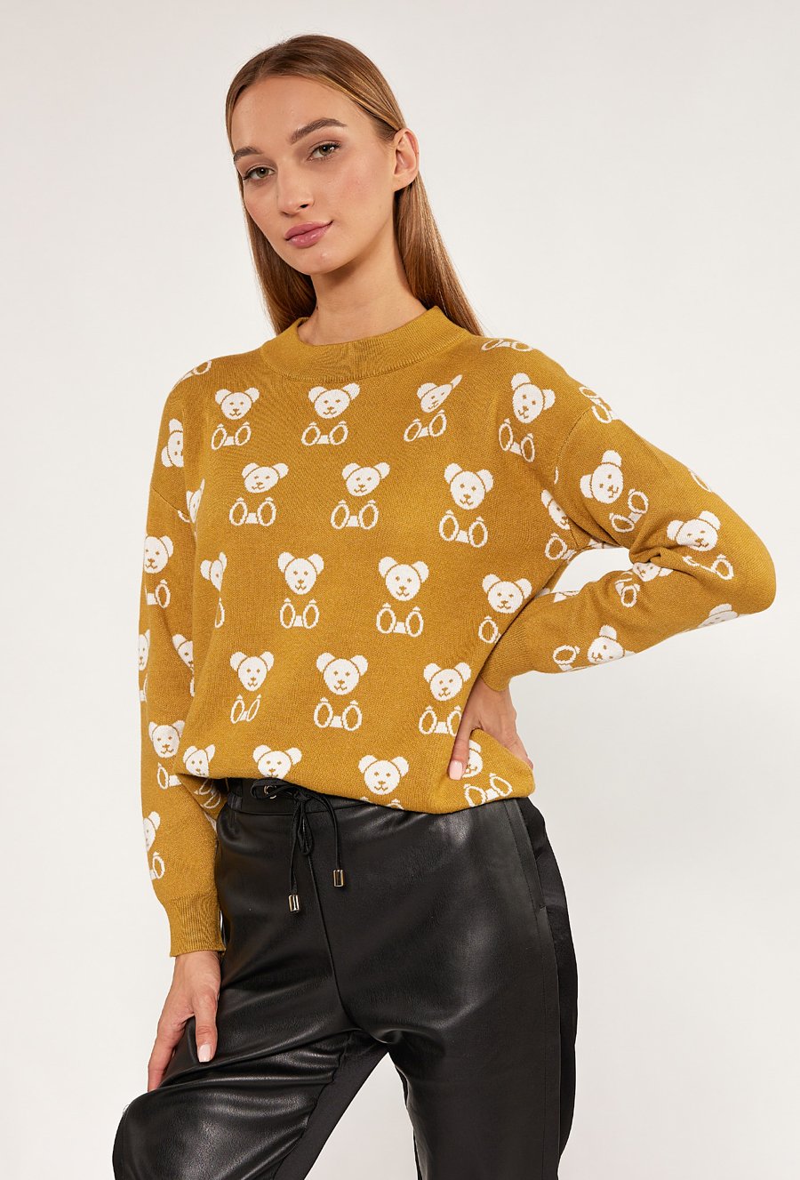 Wzorzysty sweter damski