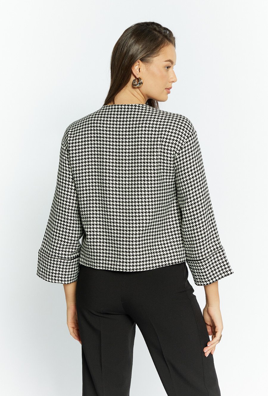 Kr&oacute;tki żakiet damski w pepitkę