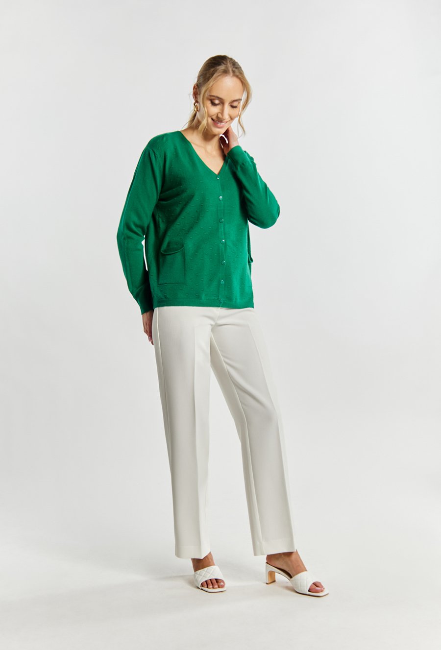 Kr&oacute;tki kardigan z domieszką wiskozy