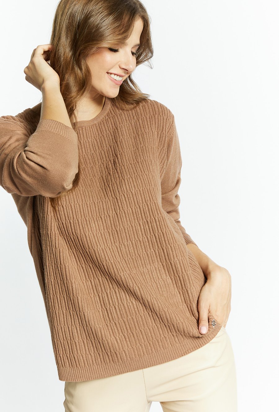 Prążkowany sweter damski