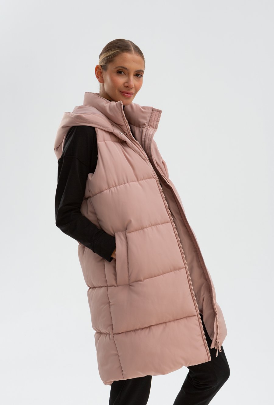 Pikowana kamizelka z kapturem