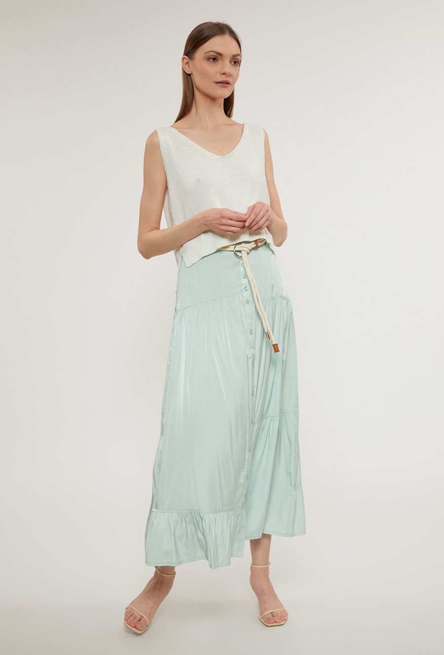 Rozkloszowana sp&oacute;dnica z paskiem