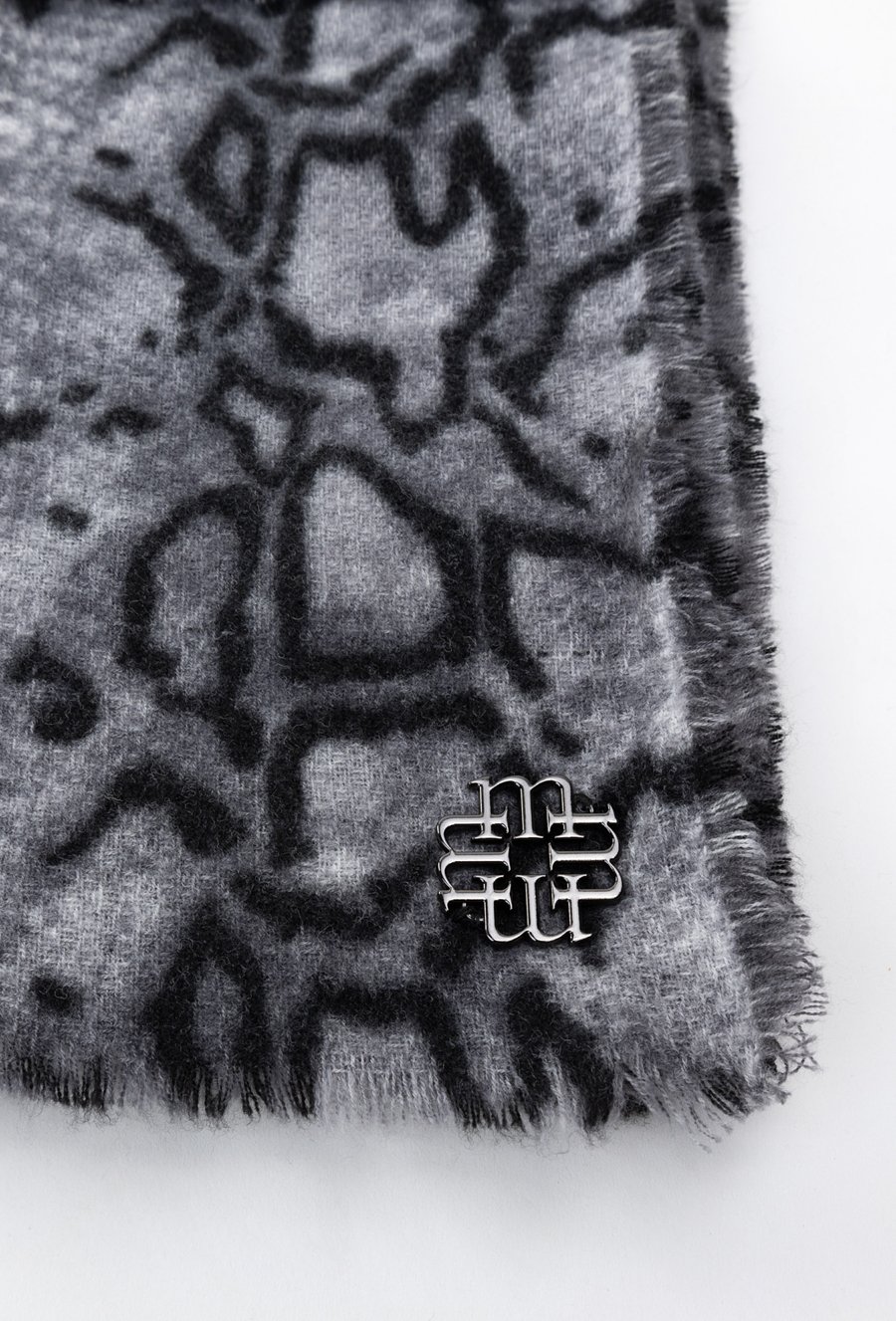 Szal damski z wzorem