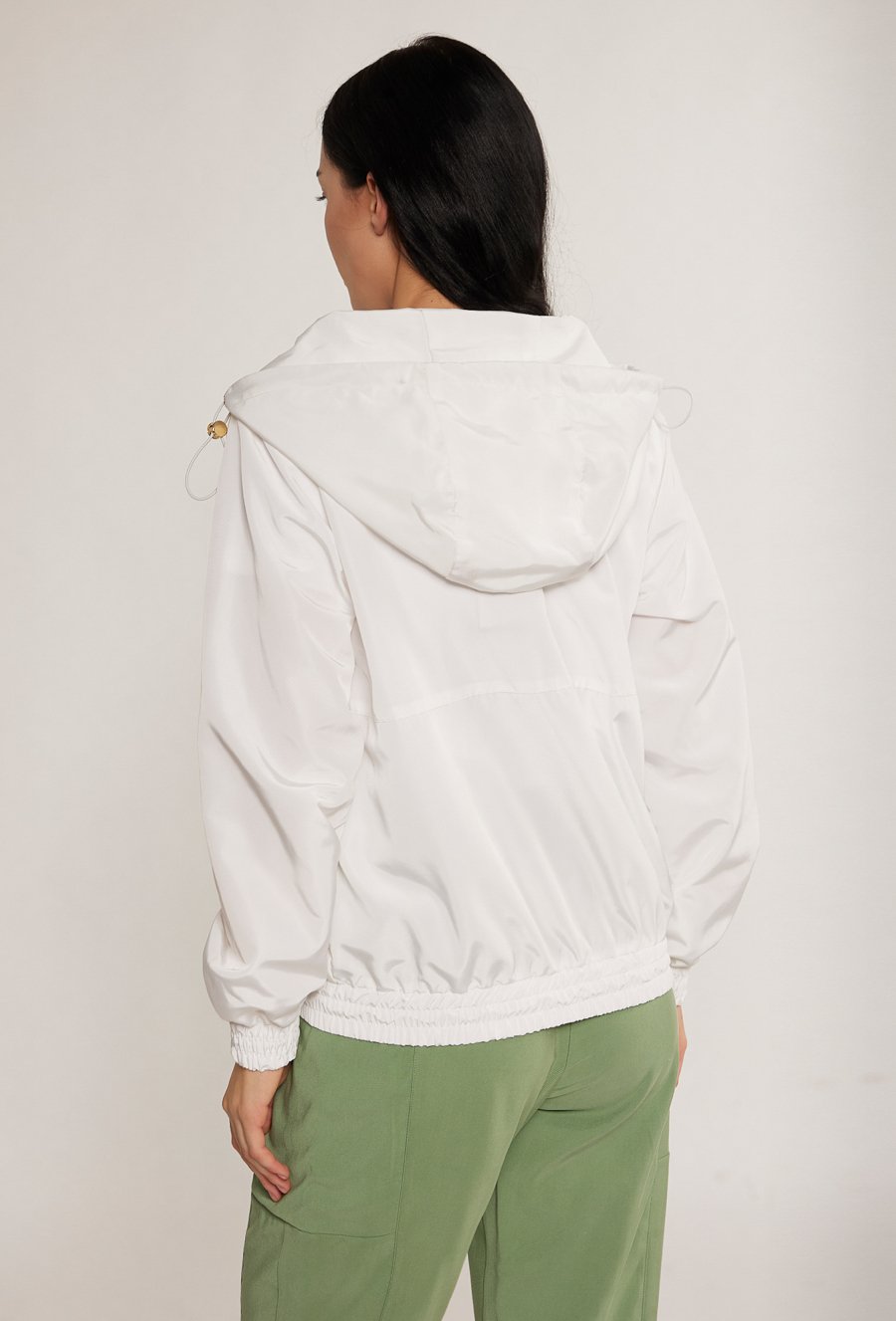 Sportowa kurtka z saszetką