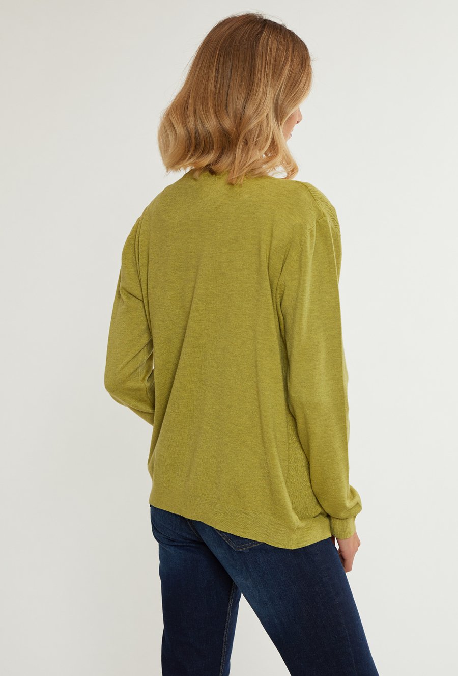 Prążkowany sweter damski