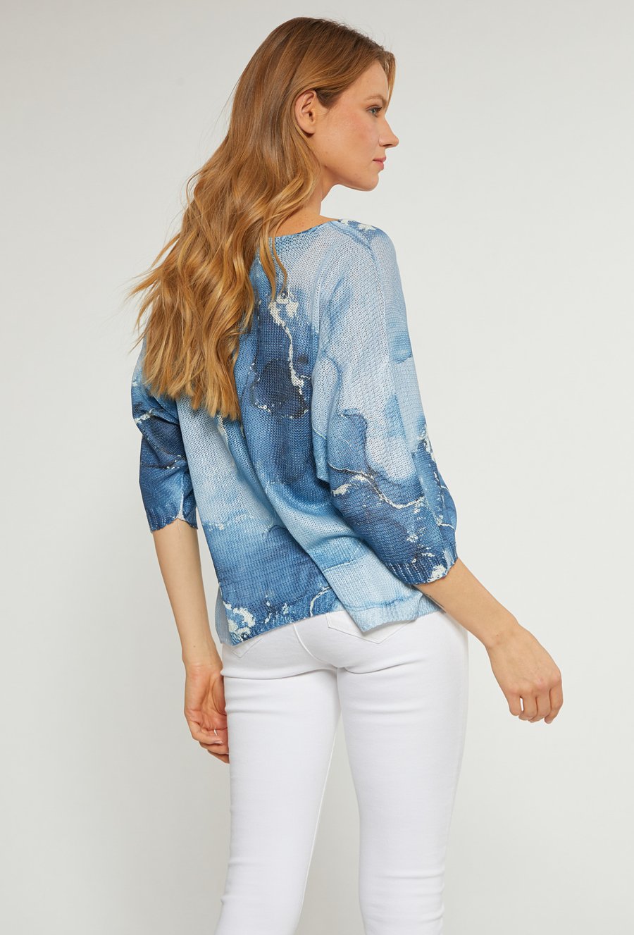 Wzorzysty sweter damski