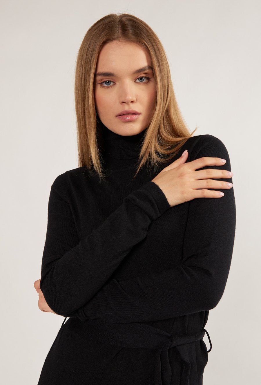 Klasyczna sukienka z golfem