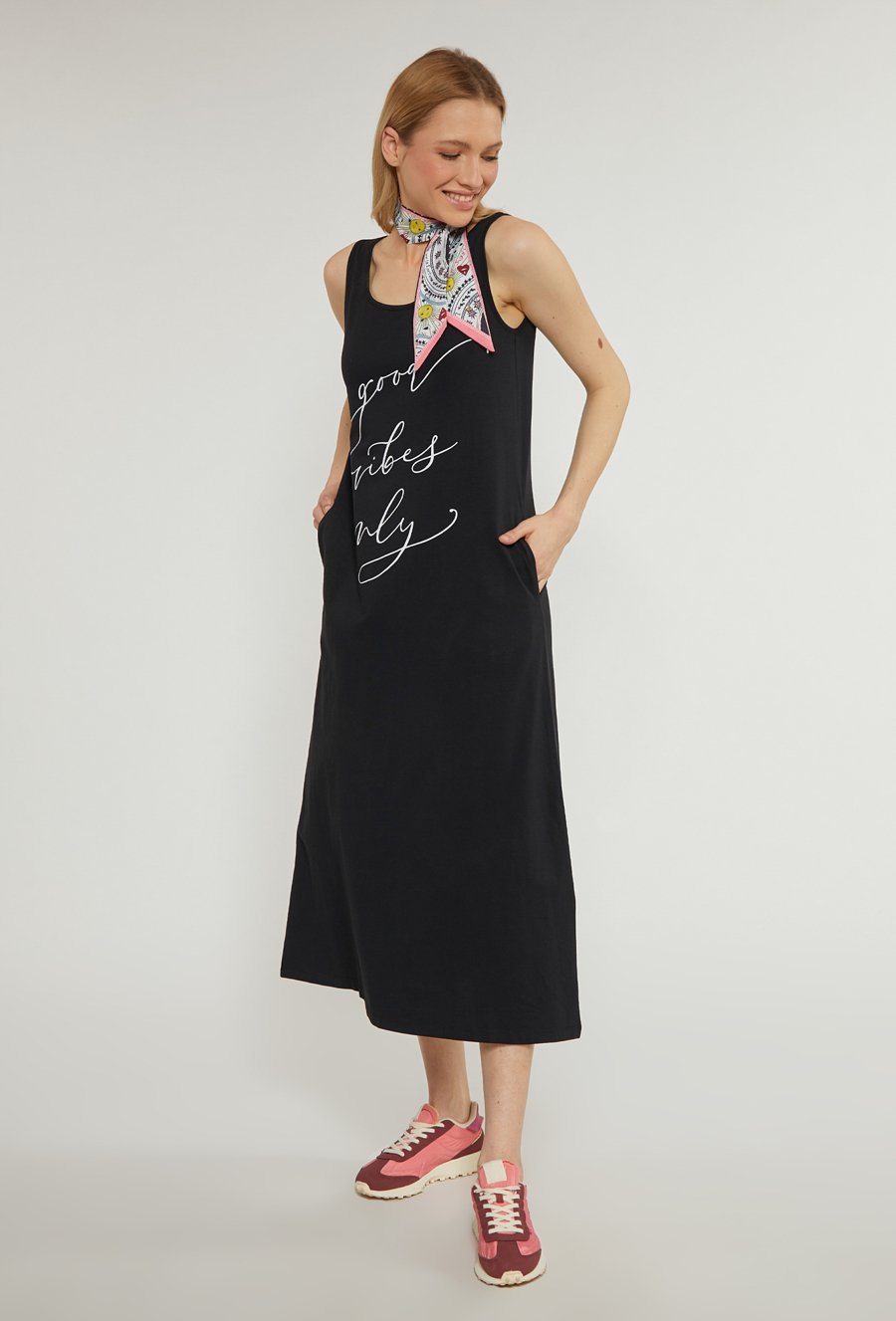 Sukienka damska na ramiączkach