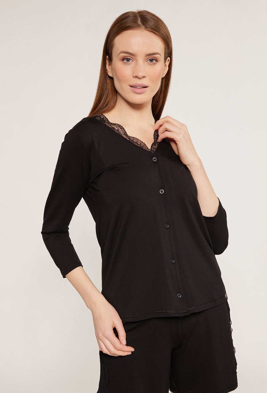 G&oacute;ra od piżamy z koronką