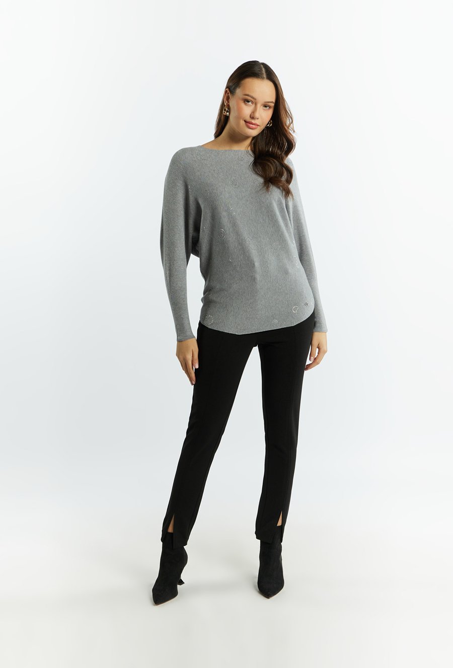 Sweter damski z aplikacjami