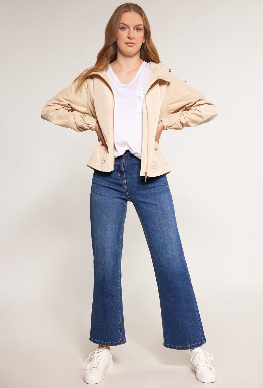 Przejściowa kr&oacute;tka kurtka