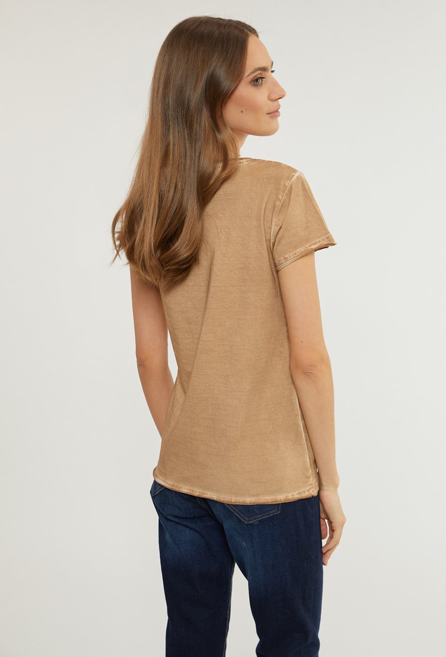 T-shirt damski z cekinowym panelem