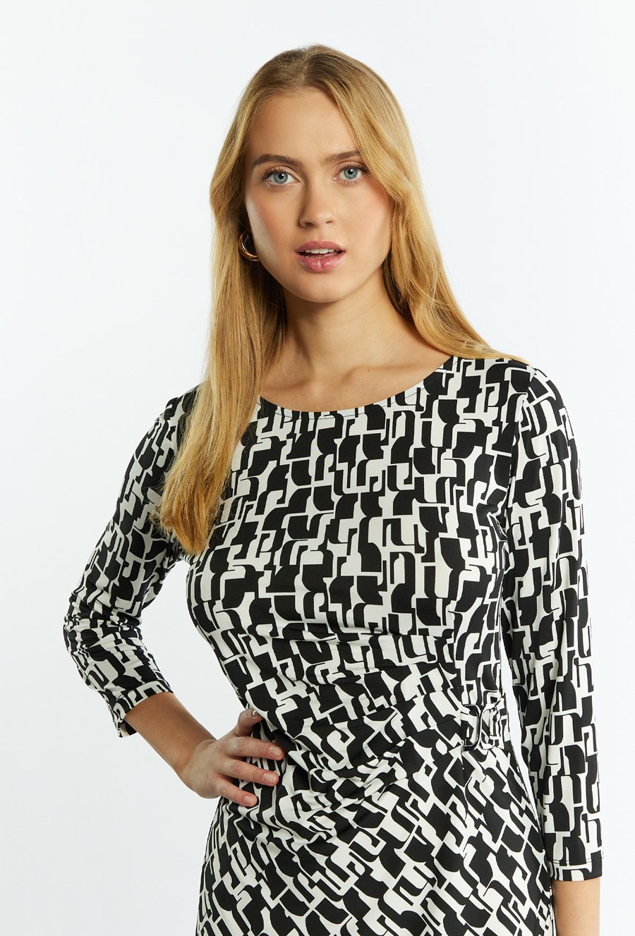 Wzorzysta sukienka damska