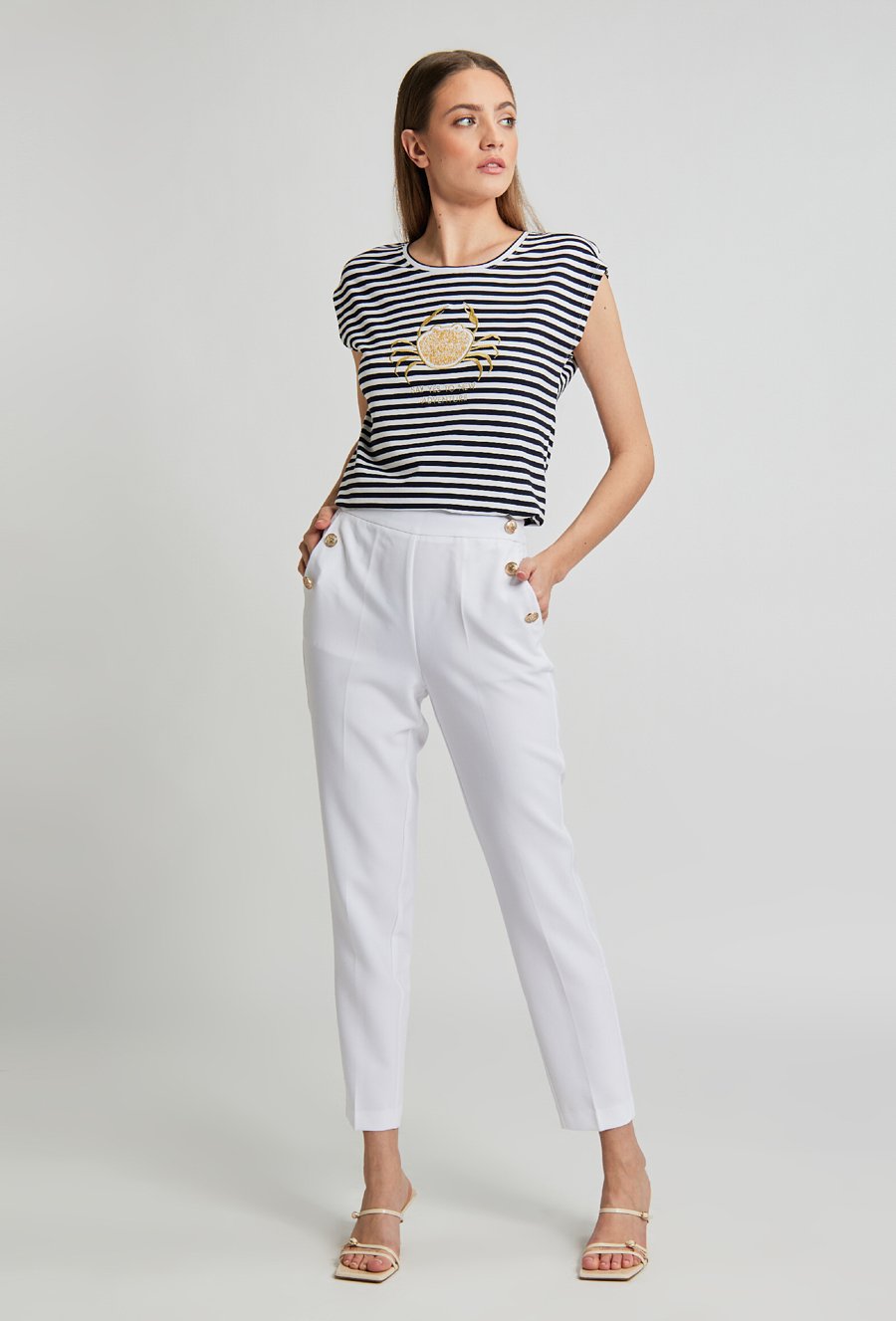 Materiałowe spodnie z ozdobnymi guzikami