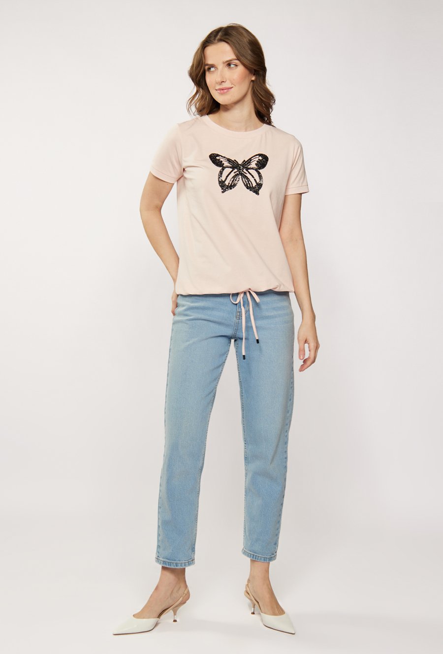 T-shirt z cekinowym motylem