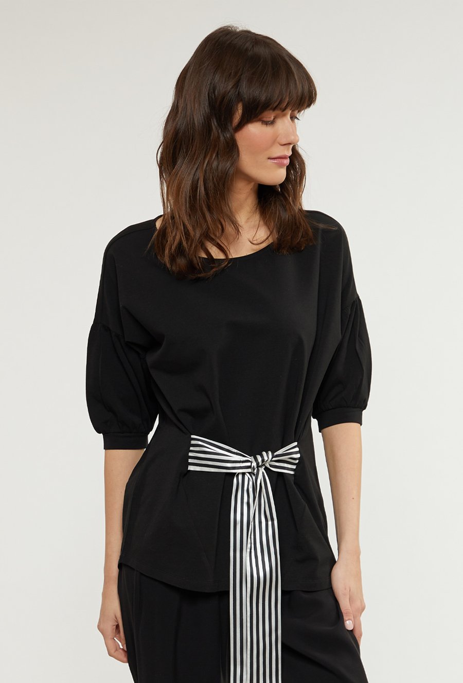 Bluzka damska z wiązaniem