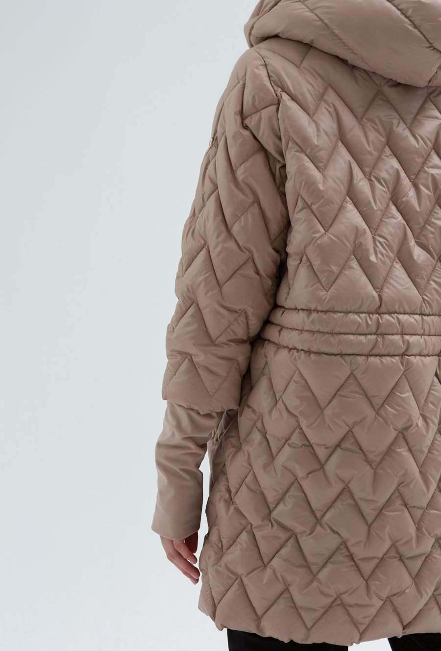 Pikowana kurtka w jodełkę