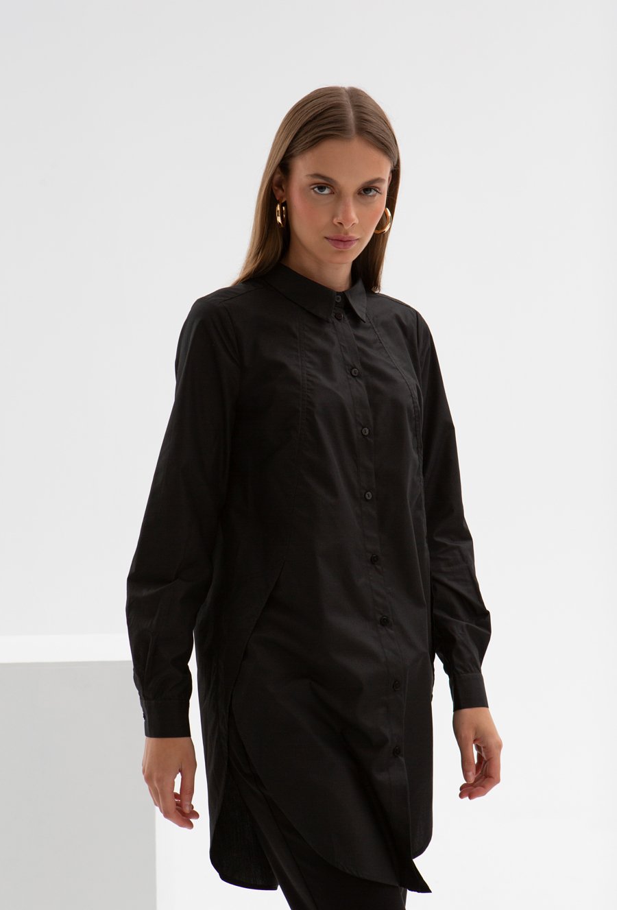 Czarna koszula z domieszką bawełny