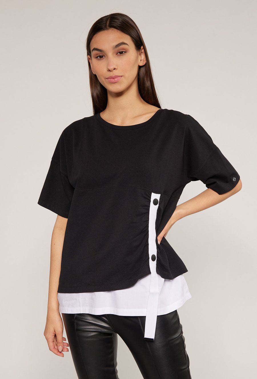 Bluzka z przekładanym materiałem