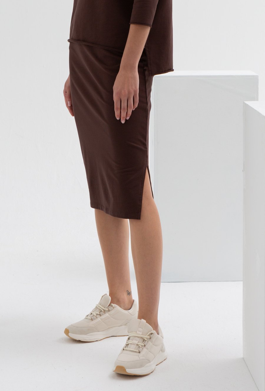 Bawełniana sp&oacute;dnica o prostym kroju