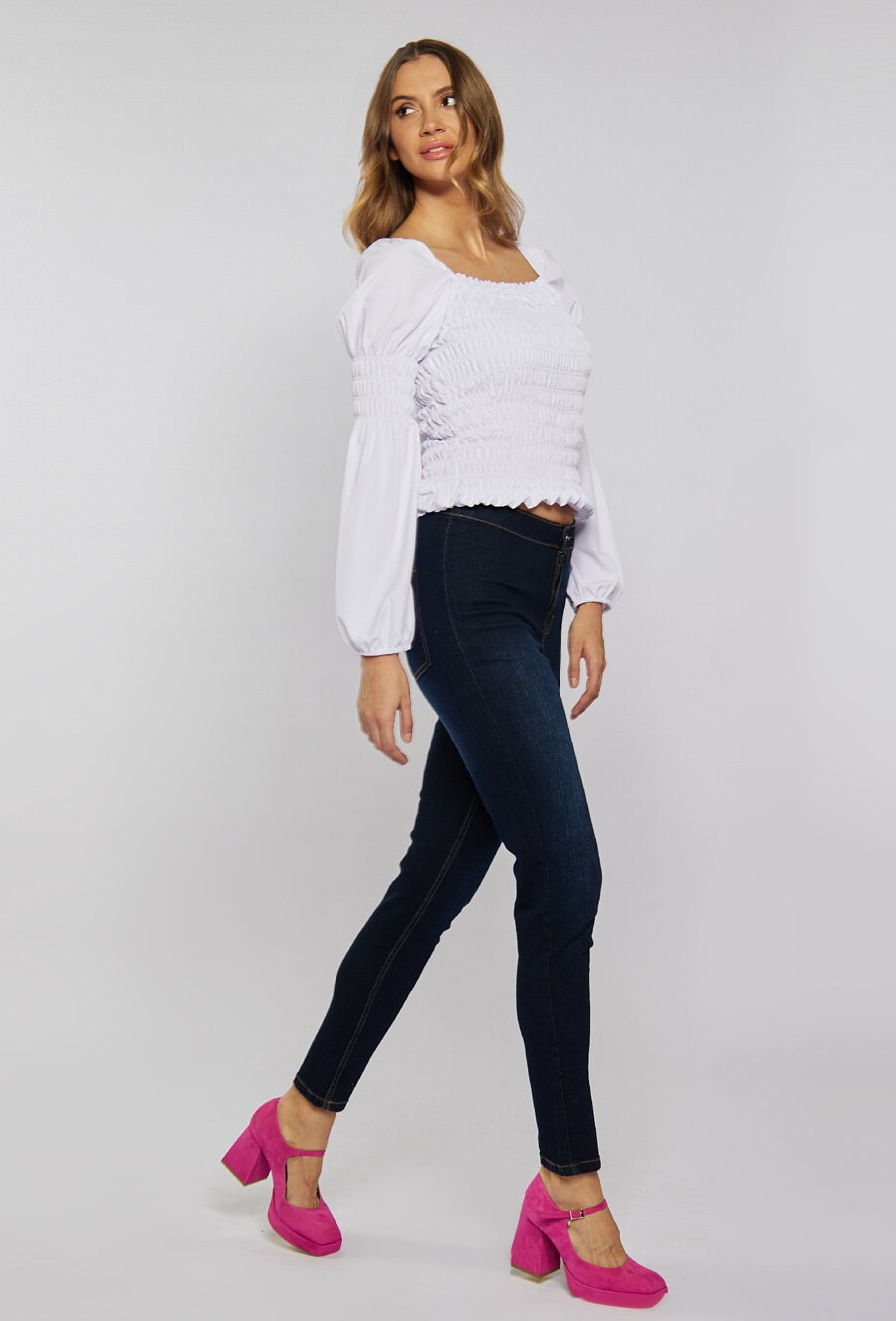 Jeansy z wysokim stanem