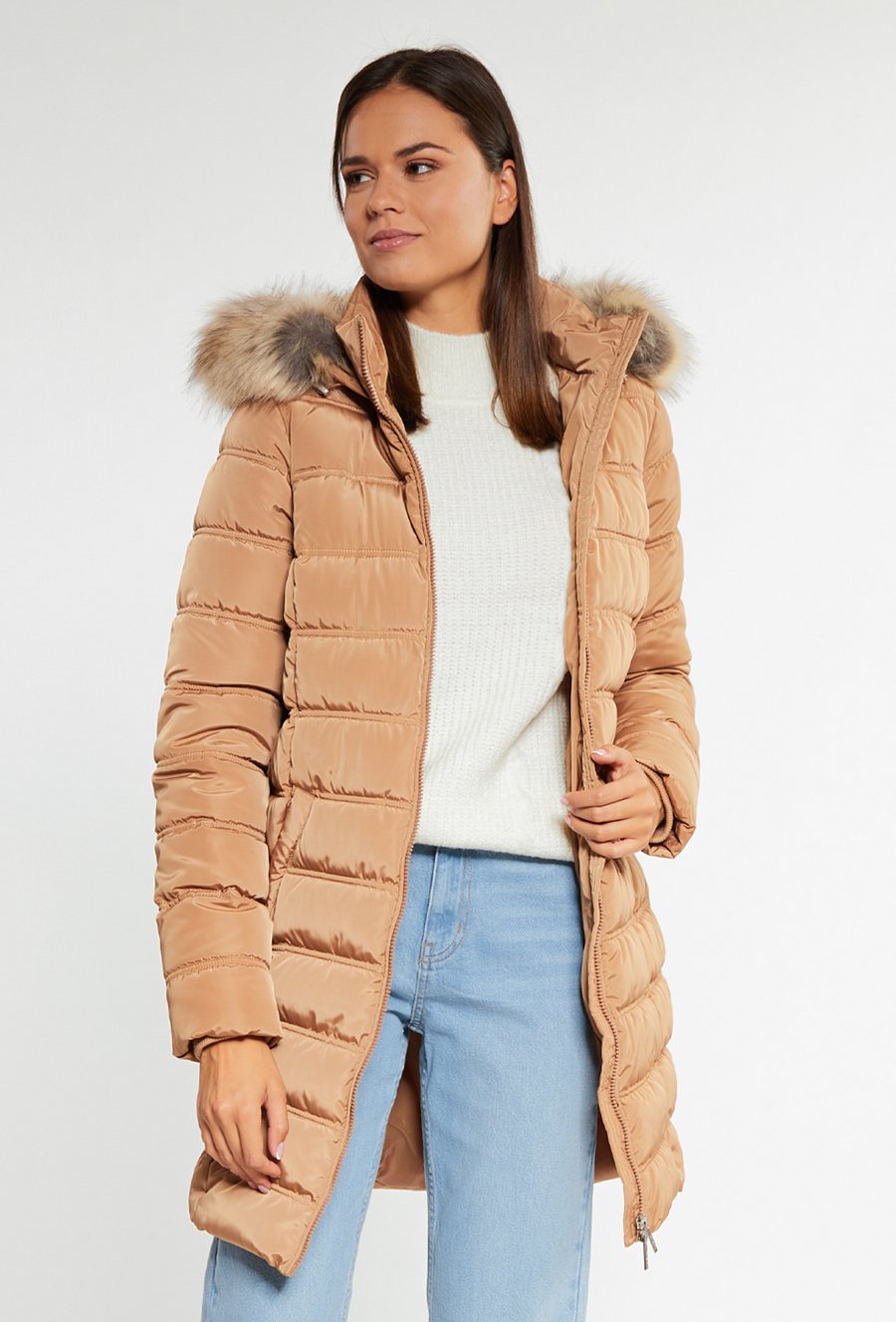 Pikowana kurtka z wysoką st&oacute;jką