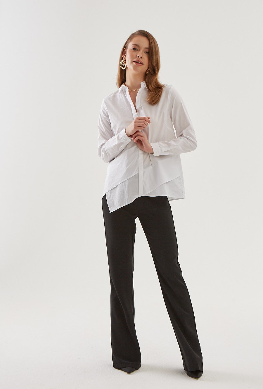 Bawełniana koszula z ozdobnymi przeszyciami