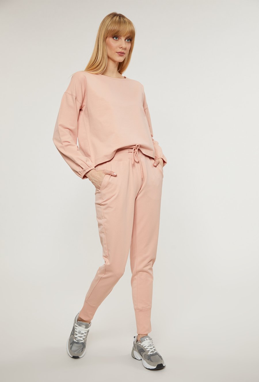 Bluza o prostym kroju